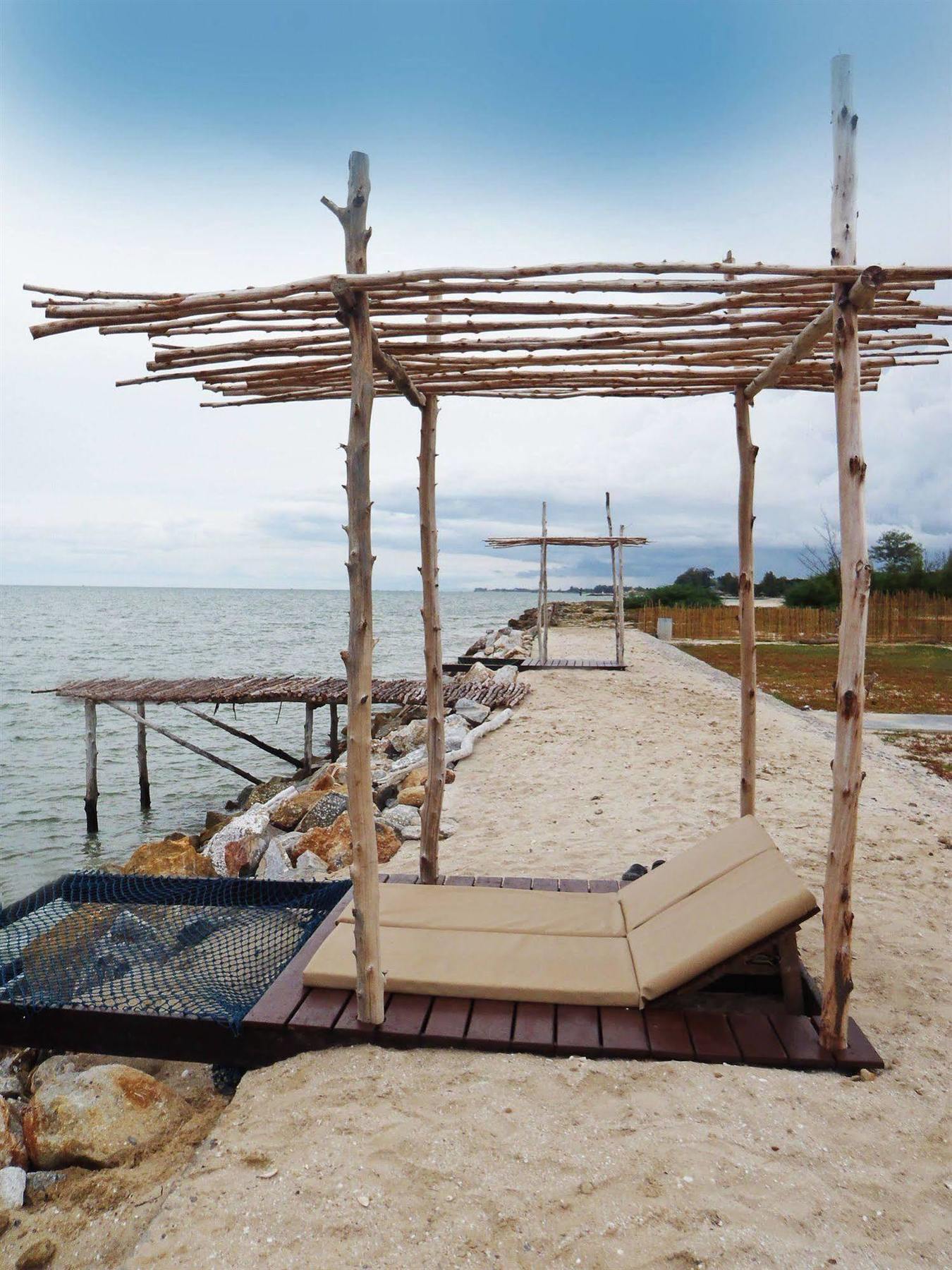 Red Z The Ocean Hotel Puk Tian Exterior photo