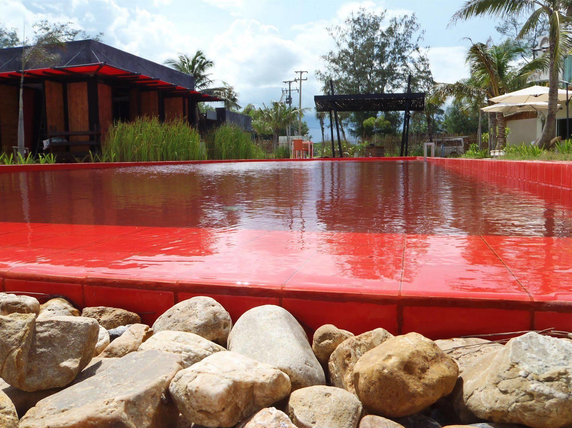 Red Z The Ocean Hotel Puk Tian Exterior photo
