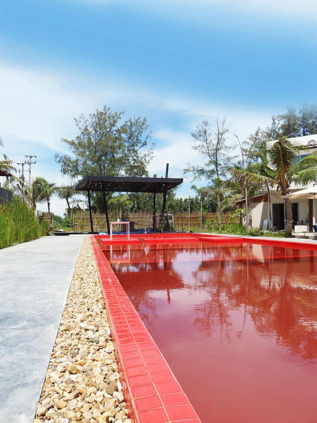 Red Z The Ocean Hotel Puk Tian Exterior photo