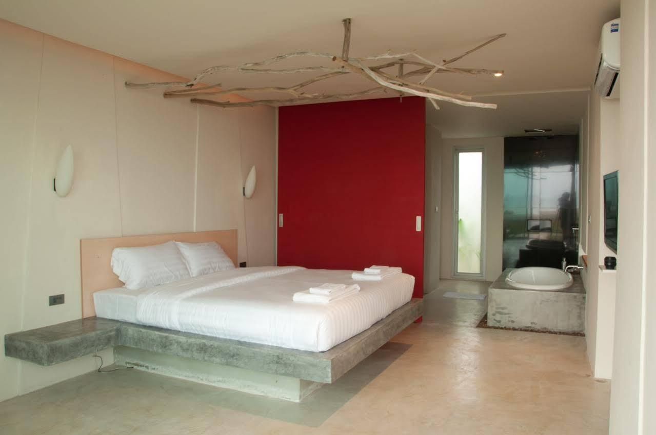 Red Z The Ocean Hotel Puk Tian Exterior photo